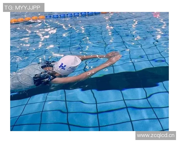 游泳基础技巧全面解析 从入门到进阶的必备技能与训练方法 游泳基础技巧全面解析 从入门到进阶的必备技能与训练方法